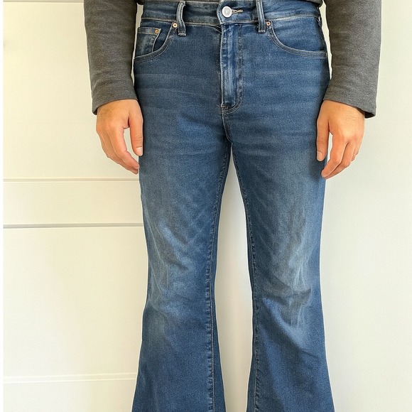 Flare Leg Jeans Women's Medium Dark Wash Bell Bottom Denim Retro Style - Picture 1 of 7